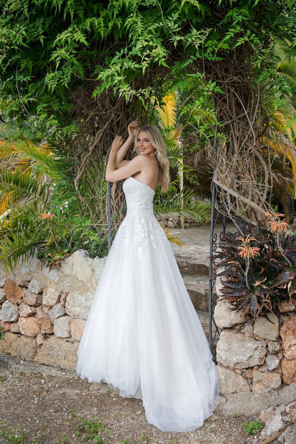 Amera Vera 2023 Brautkleid B2301 (2) Juno das Hochzeitshaus Brautmode Meinersen
