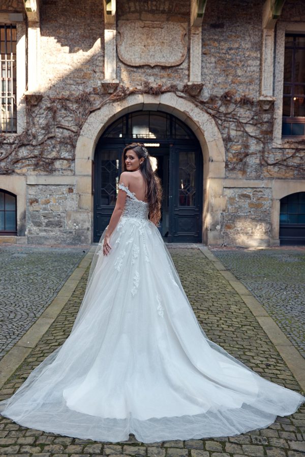 Amera Vera 2023 Brautkleid B2317 (3) Juno das Hochzeitshaus Brautmode Meinersen
