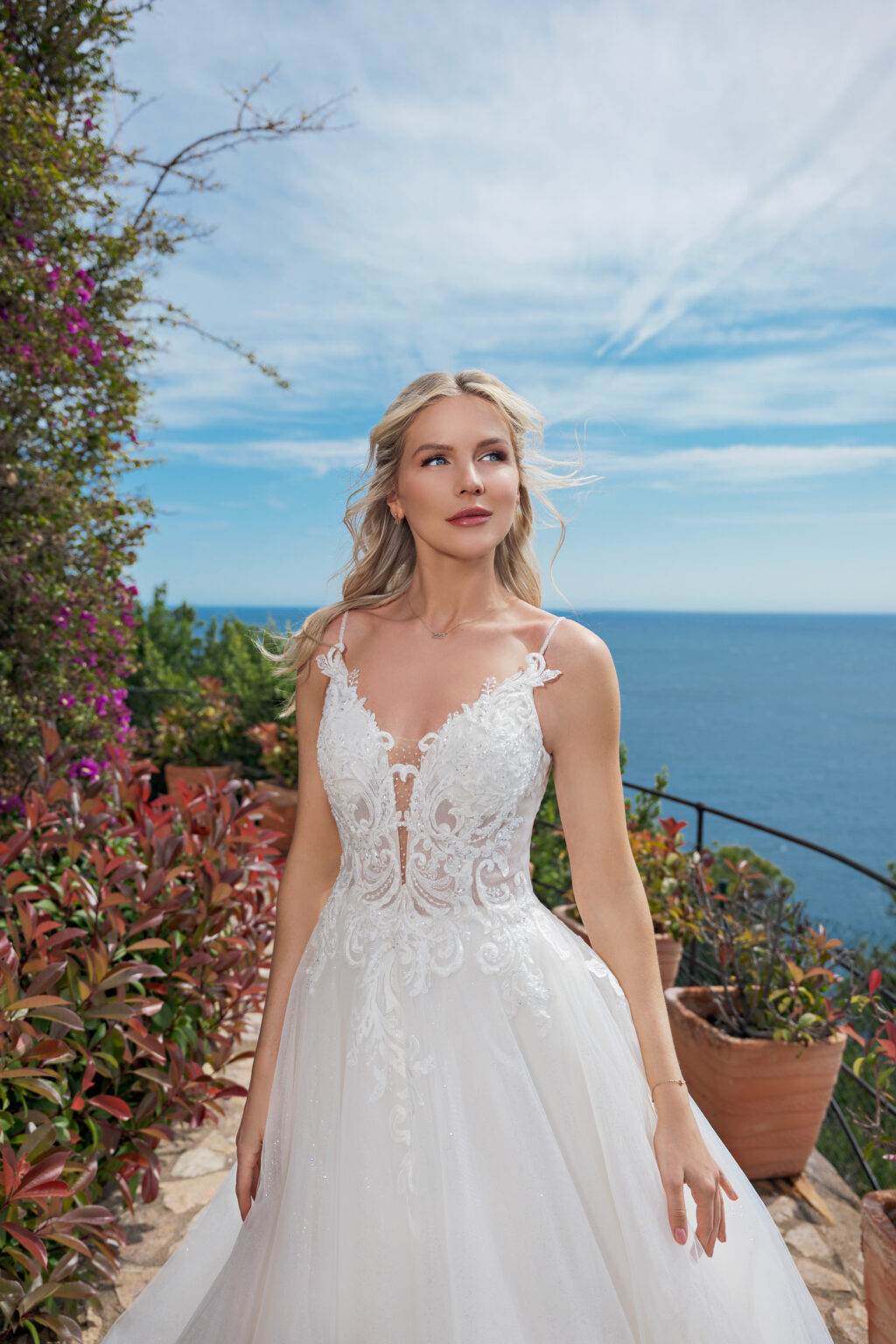 Amera Vera 2024 Brautkleid B2403 (2) Juno das Hochzeitshaus Meinersen bei Braunschweig Wolfsburg
