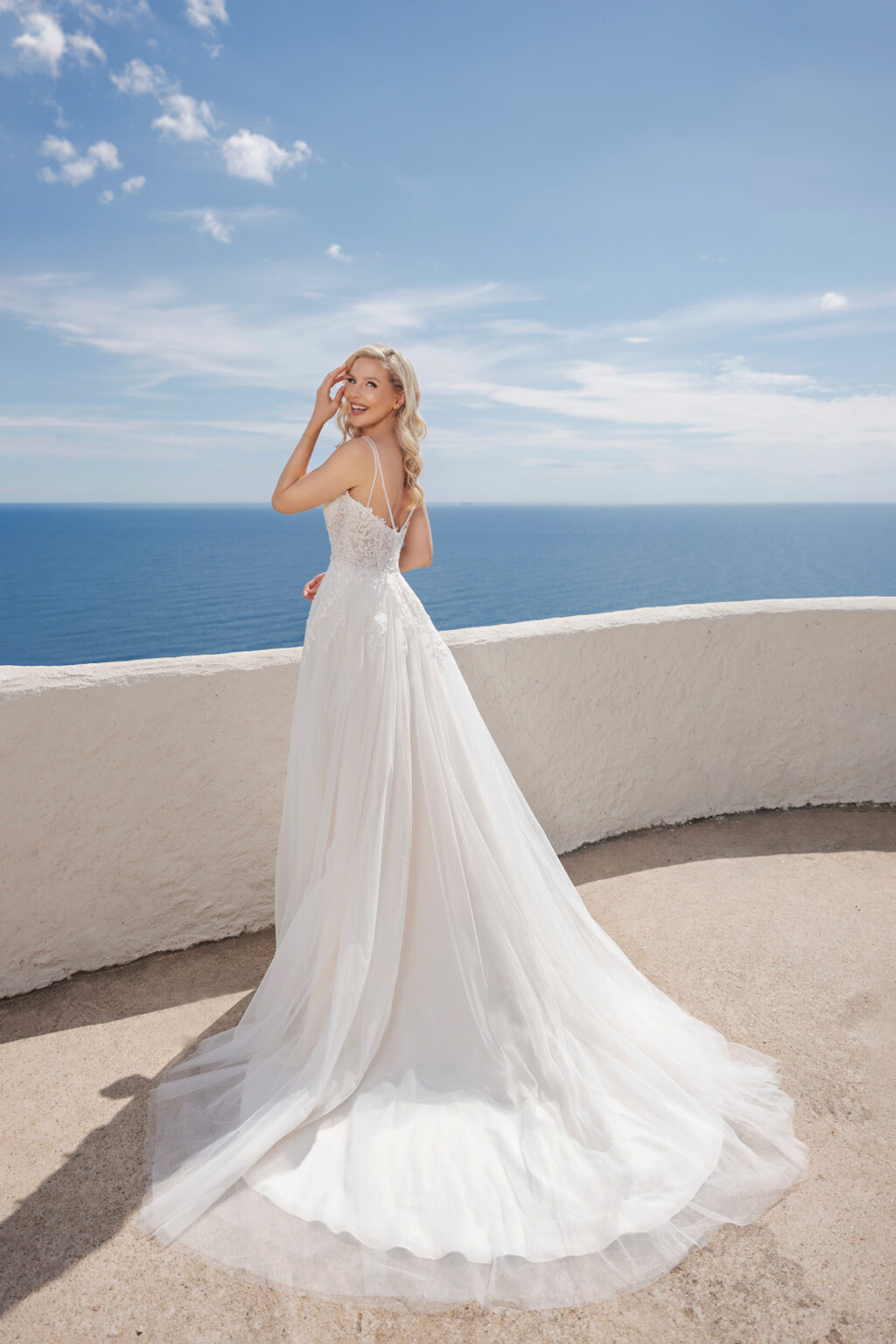 Amera Vera 2024 Brautkleid B2411 (2) Juno das Hochzeitshaus Meinersen bei Braunschweig Wolfsburg