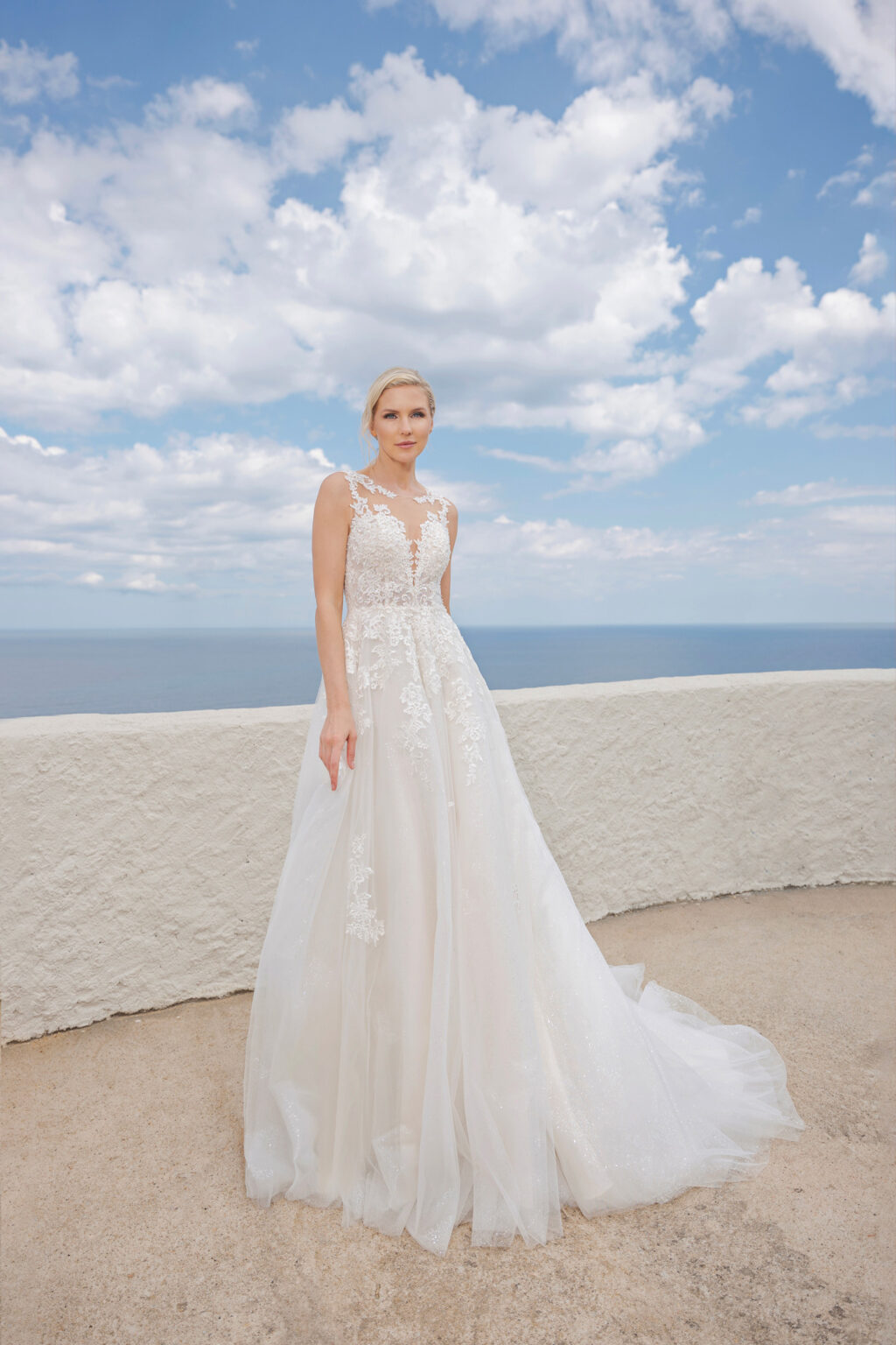 Amera Vera 2024 Brautkleid B2412 (1) Juno das Hochzeitshaus Meinersen bei Braunschweig Wolfsburg