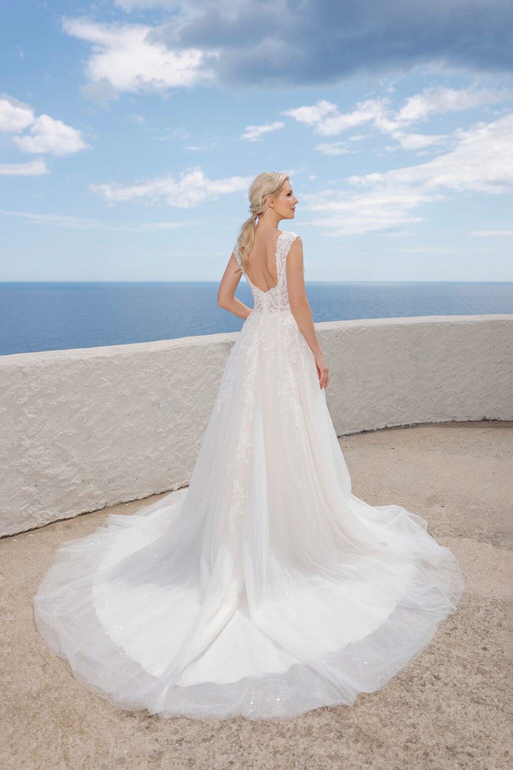 Amera Vera 2024 Brautkleid B2416 (3) Juno das Hochzeitshaus Meinersen bei Braunschweig Wolfsburg