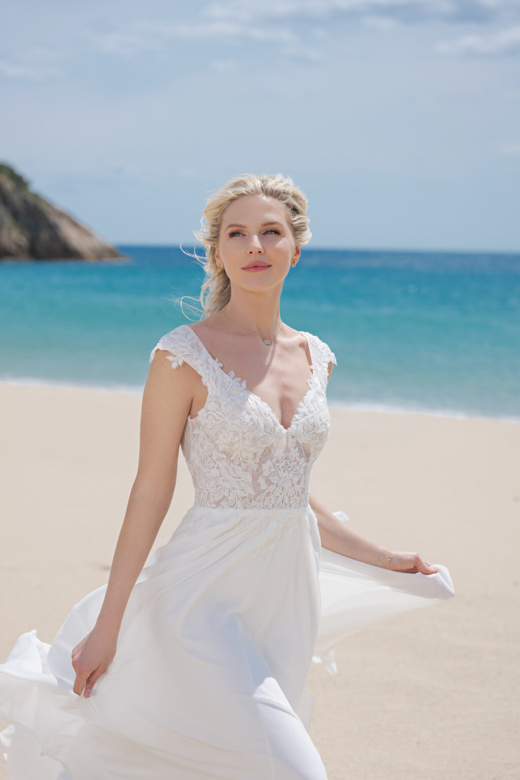Amera Vera Light 2024 Standesamtkleid AL107 (2) Juno das Hochzeitshaus Meinersen bei Braunschweig Wolfsburg