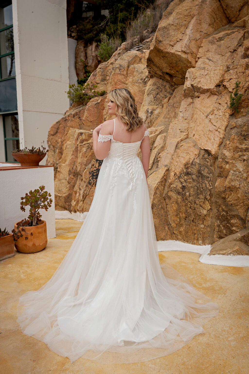 Molly Monroe 2024 Plus Size Brautkleid in grosse grössen LB221 (3) Juno das Hochzeitshaus Meinersen bei Braunschweig Wolfsburg