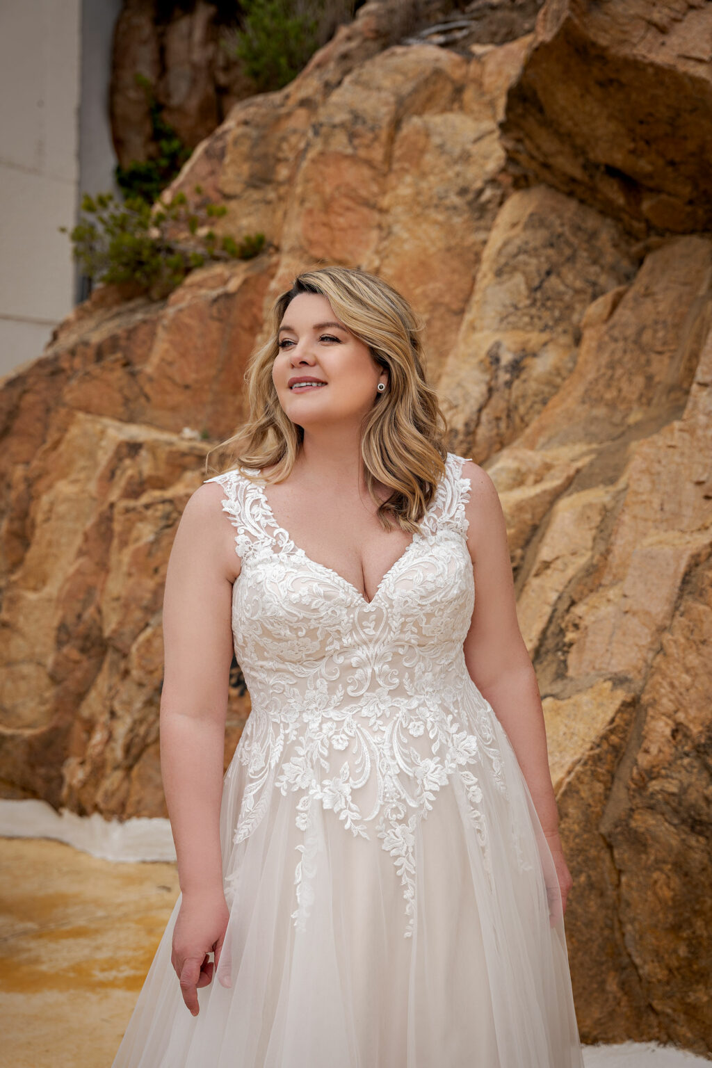 Molly Monroe 2024 Plus Size Brautkleid in grosse grössen LB223 (2) Juno das Hochzeitshaus Meinersen bei Braunschweig Wolfsburg