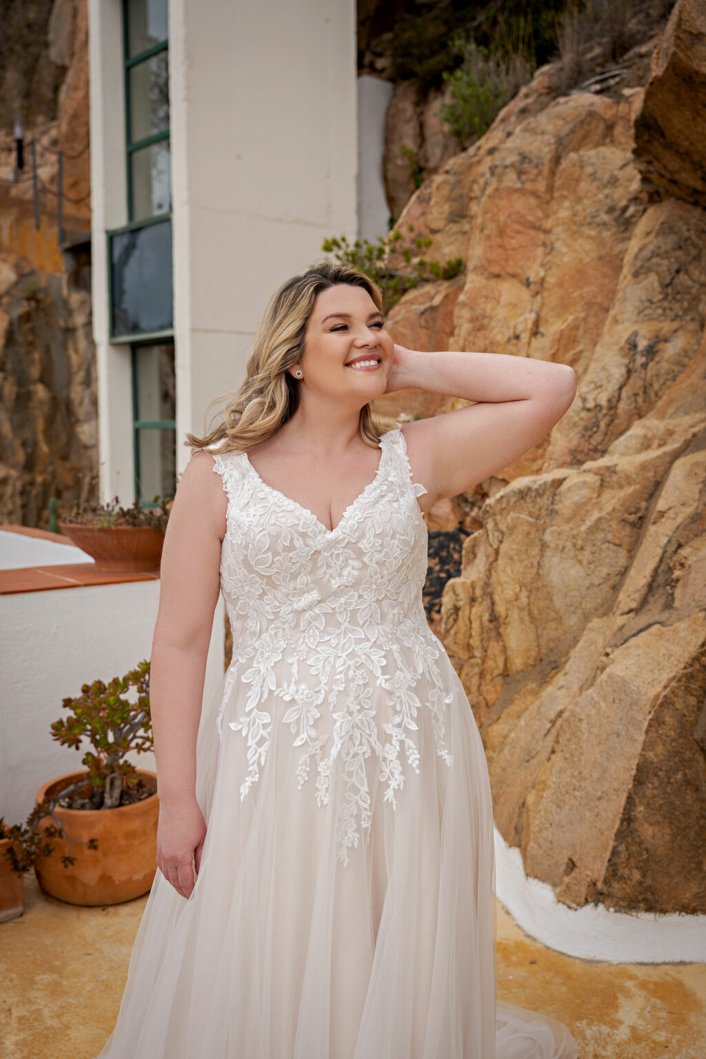 Molly Monroe 2024 Plus Size Brautkleid in grosse grössen LB224 (2) Juno das Hochzeitshaus Meinersen bei Braunschweig Wolfsburg