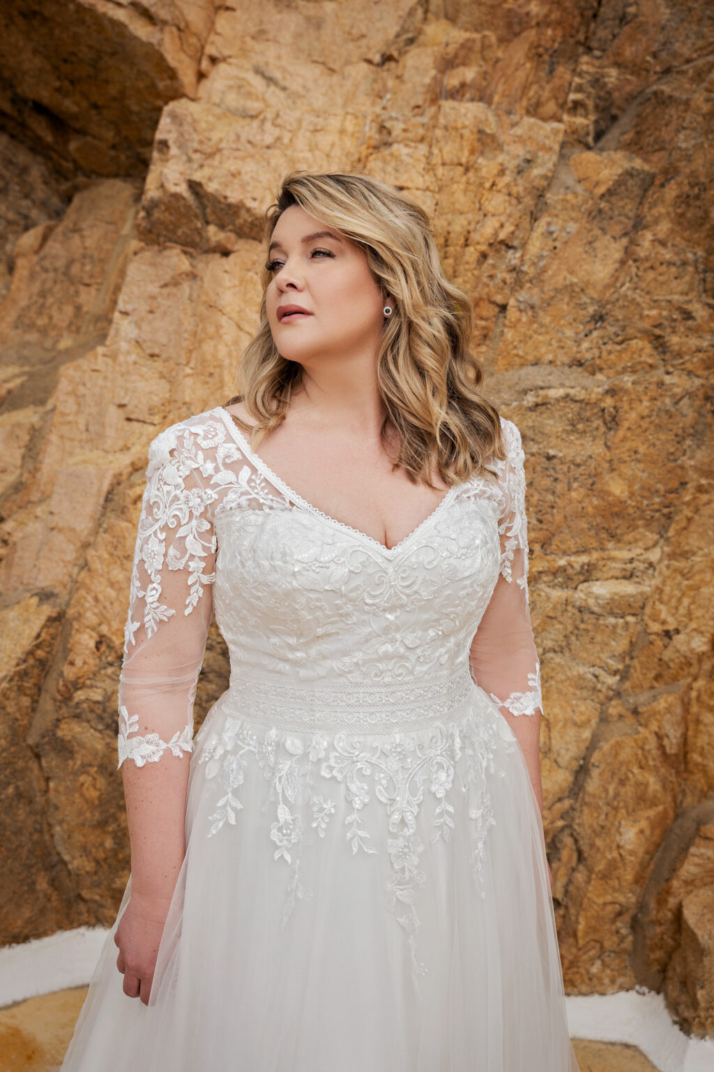 Molly Monroe 2024 Plus Size Brautkleid in grosse grössen LB227 (2) Juno das Hochzeitshaus Meinersen bei Braunschweig Wolfsburg