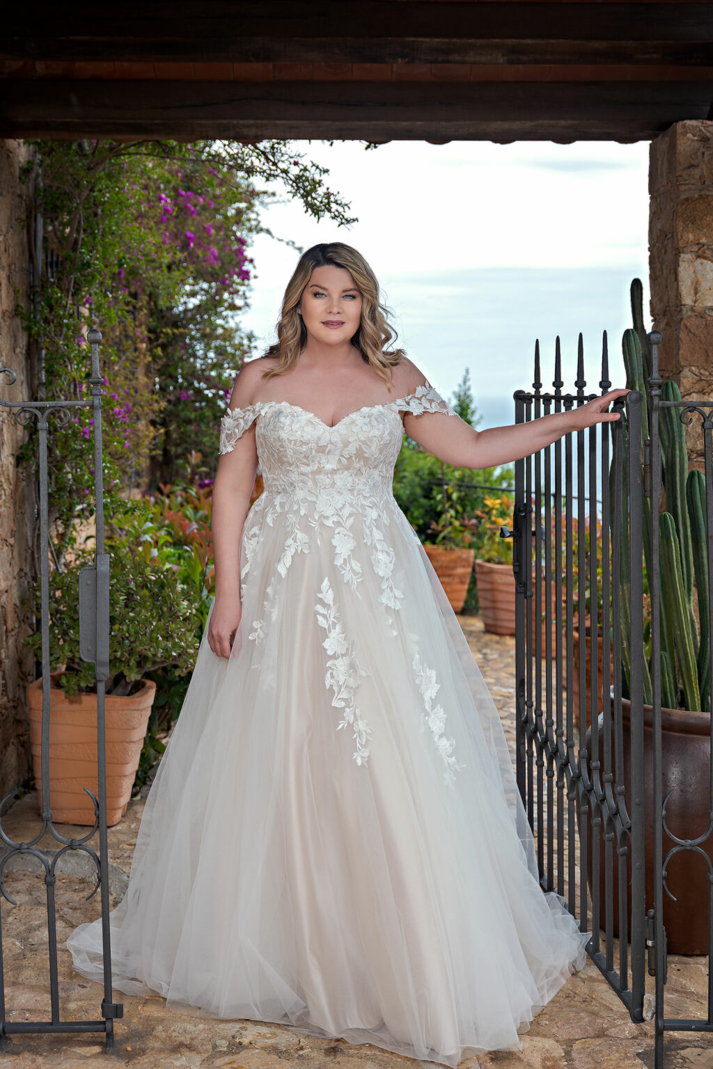 Molly Monroe 2024 Plus Size Brautkleid in grosse grössen LB231 (1) Juno das Hochzeitshaus Meinersen bei Braunschweig Wolfsburg
