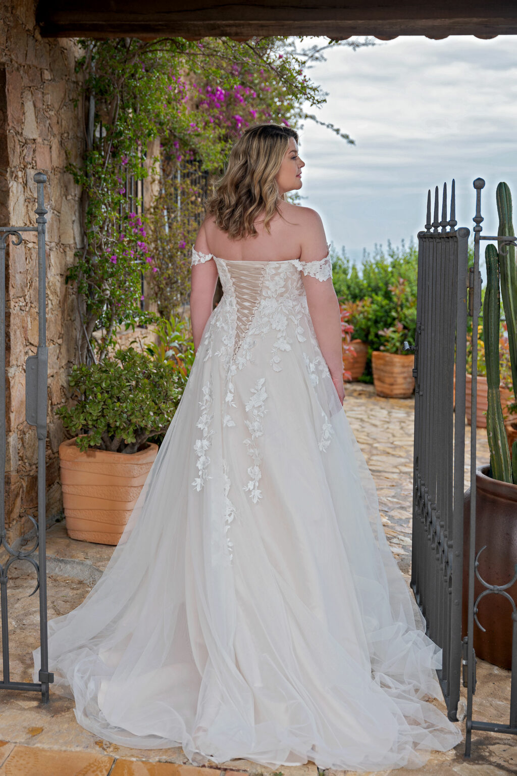 Molly Monroe 2024 Plus Size Brautkleid in grosse grössen LB231 (3) Juno das Hochzeitshaus Meinersen bei Braunschweig Wolfsburg