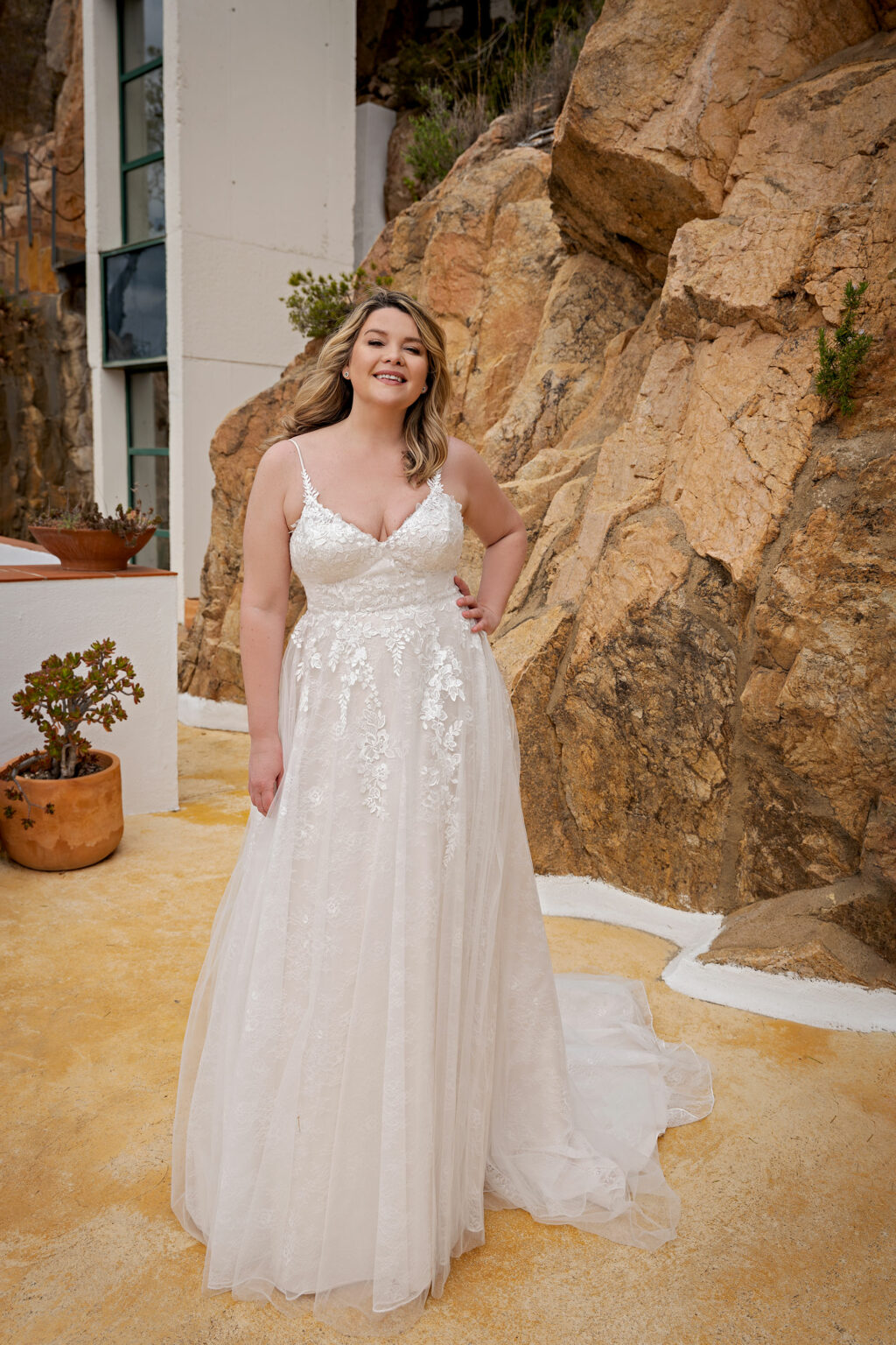 Molly Monroe 2024 Plus Size Brautkleid in grosse grössen LB234 (1) Juno das Hochzeitshaus Meinersen bei Braunschweig Wolfsburg