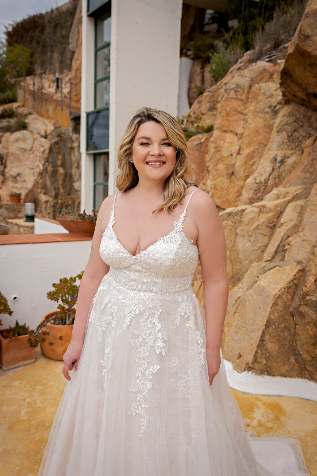 Molly Monroe 2024 Plus Size Brautkleid in grosse grössen LB234 (2) Juno das Hochzeitshaus Meinersen bei Braunschweig Wolfsburg