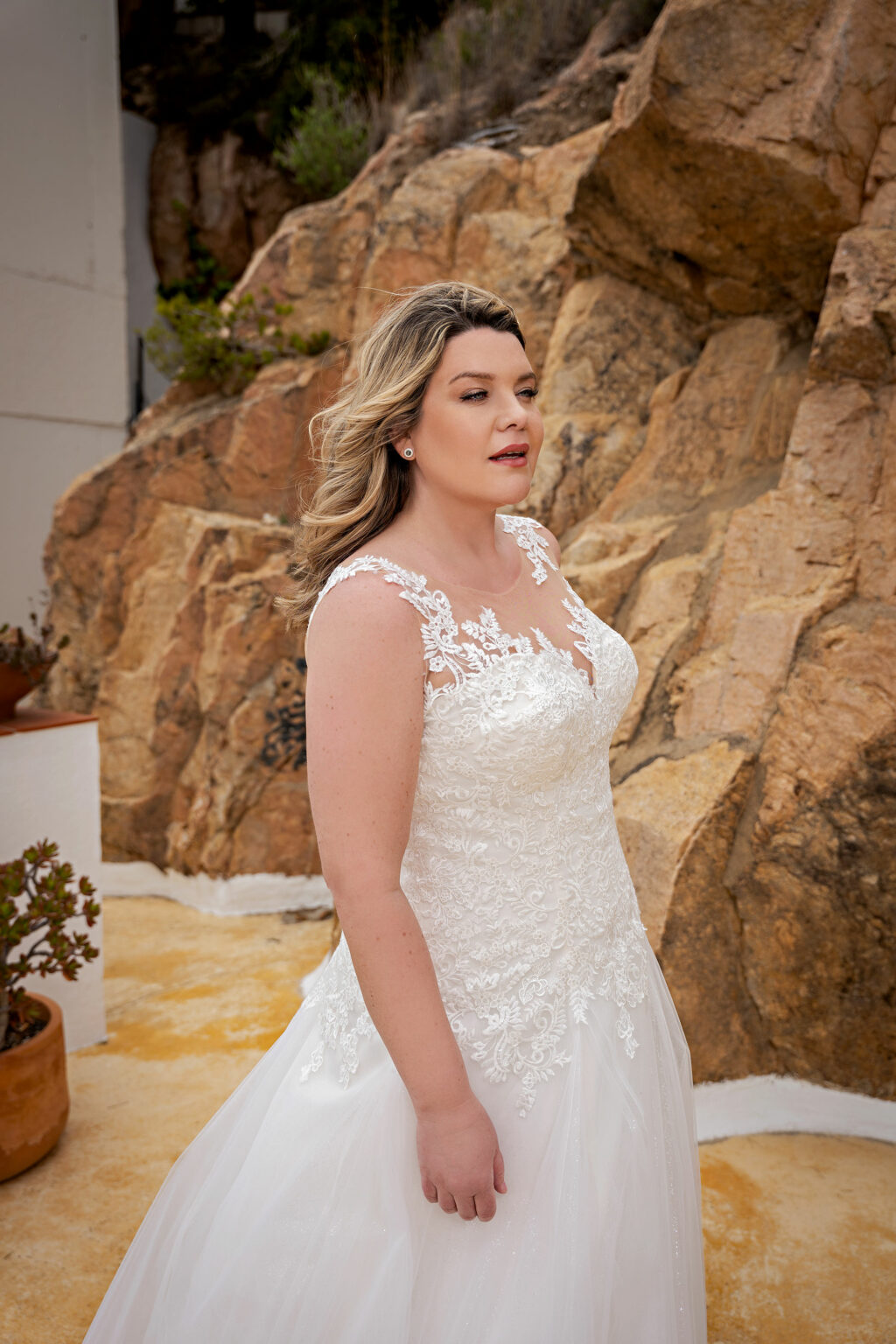 Molly Monroe 2024 Plus Size Brautkleid in grosse grössen LB240 (2) Juno das Hochzeitshaus Meinersen bei Braunschweig Wolfsburg