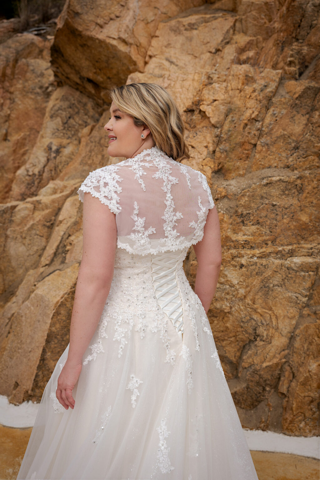 Molly Monroe 2024 Plus Size Brautkleid in grosse grössen LB241 (4) Juno das Hochzeitshaus Meinersen bei Braunschweig Wolfsburg