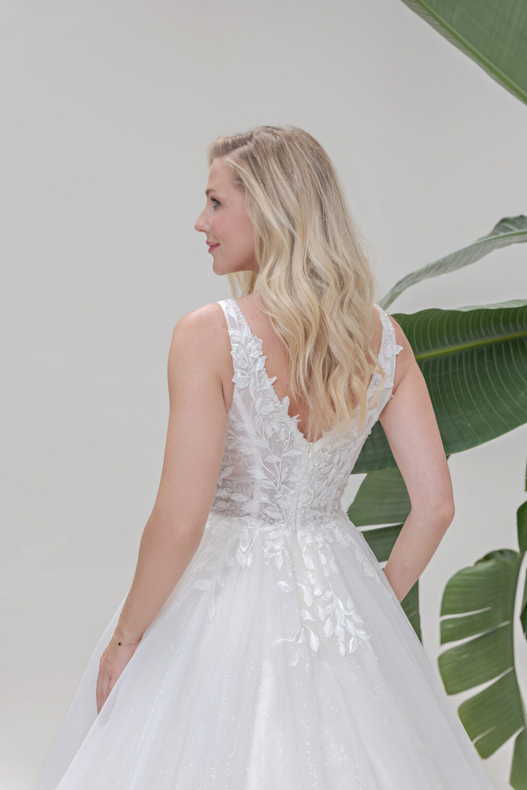 Amera Vera Kollektion 2025 Brautkleid B2503 (4) Juno das Hochzeitshaus Brautmode Meinersen Wolfsburg Gifhorn
