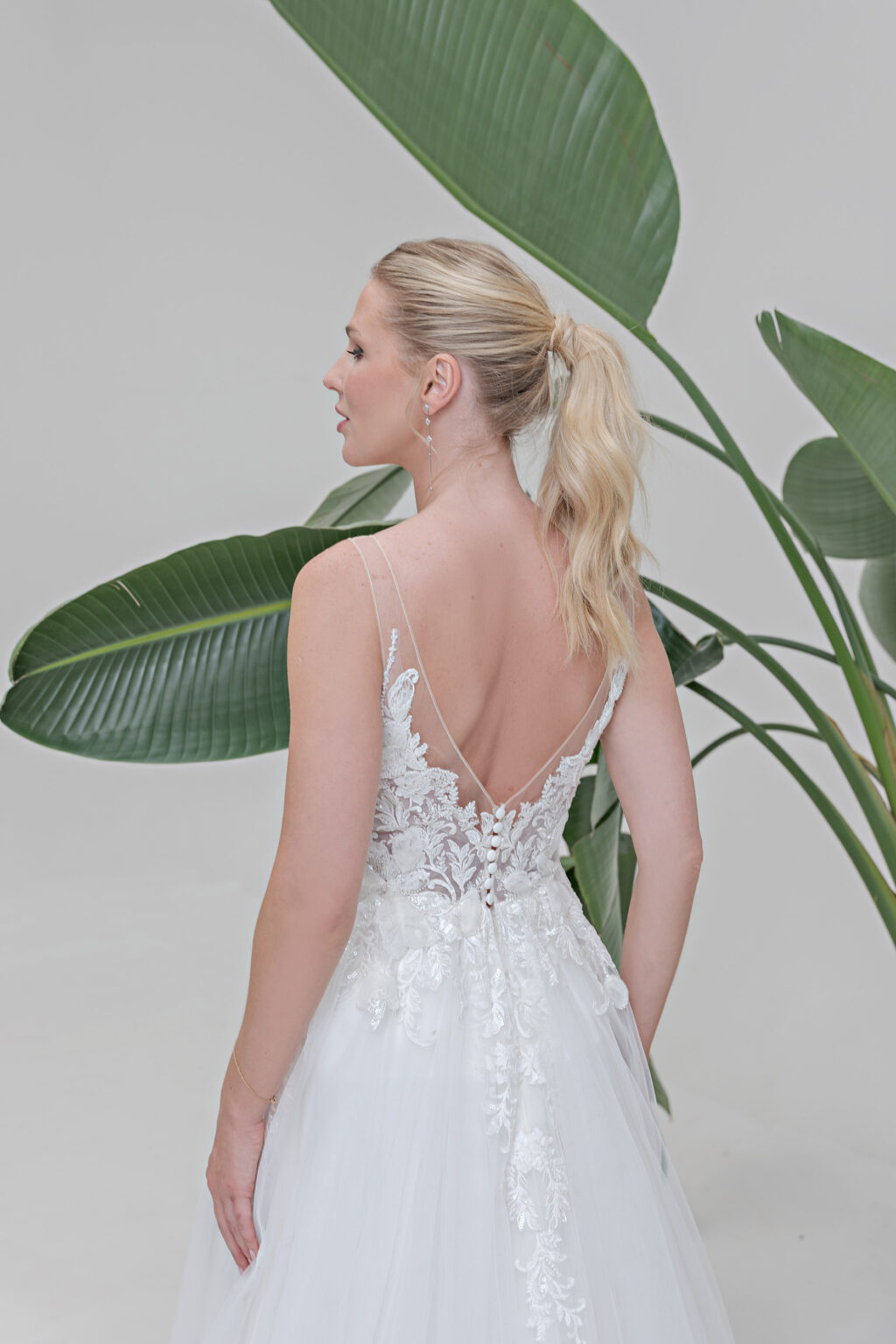 Amera Vera Kollektion 2025 Brautkleid B2514 (3) Juno das Hochzeitshaus Brautmode Meinersen Wolfsburg Gifhorn