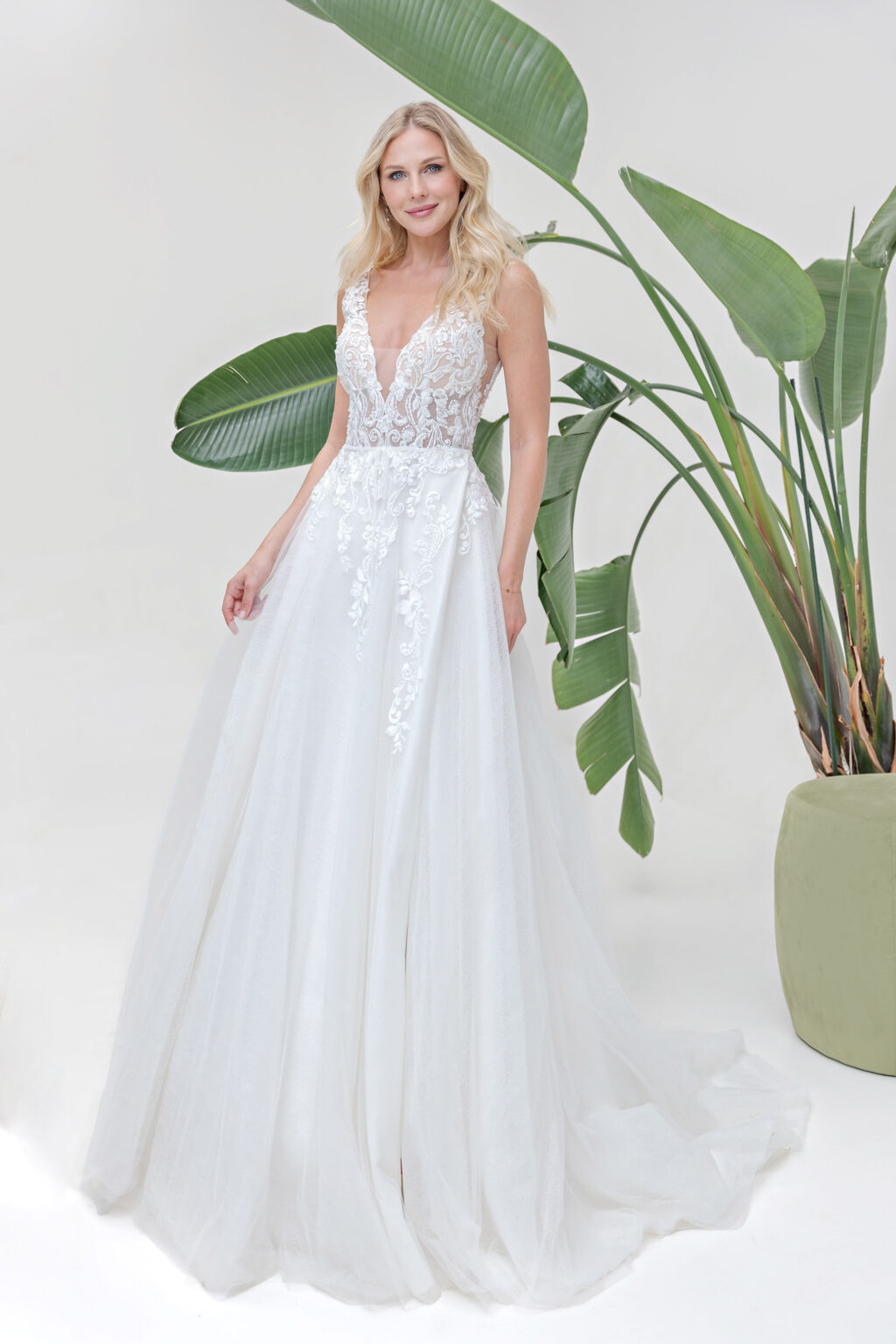 Amera Vera Kollektion 2025 Brautkleid B2530 (1) Juno das Hochzeitshaus Brautmode Meinersen Wolfsburg Gifhorn