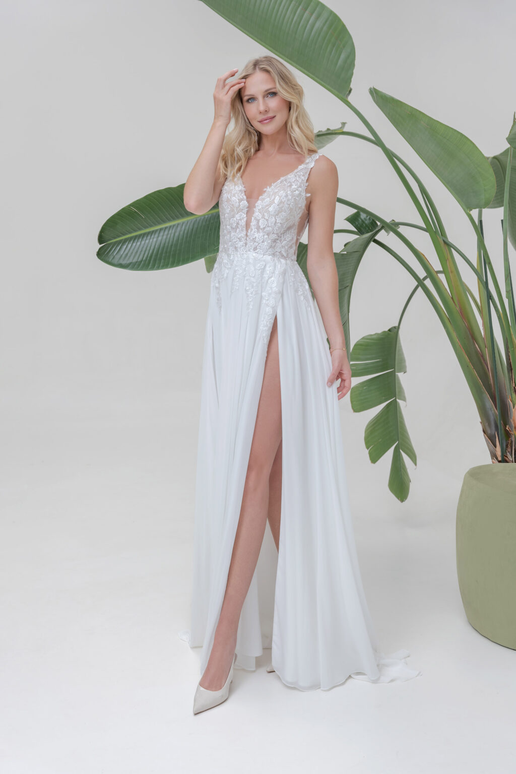 Amera Vera Light Kollektion 2025 Standesamtkleid ivory AL110 (5) Juno das Hochzeitshaus Brautmode Meinersen Wolfsburg Gifhorn