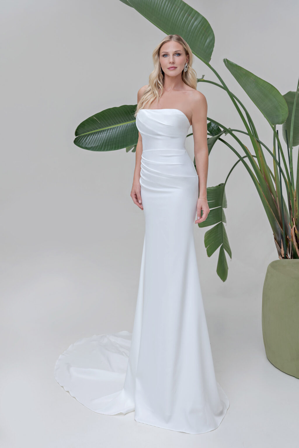 Amera Vera Light Kollektion 2025 Standesamtkleid ivory AL124 (1) Juno das Hochzeitshaus Brautmode Meinersen Wolfsburg Gifhorn