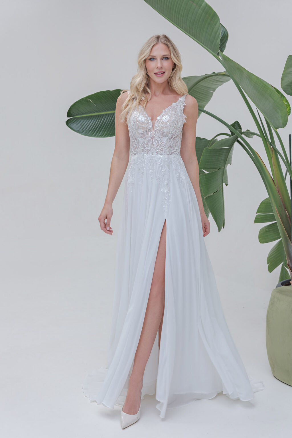 Amera Vera Light Kollektion 2025 Standesamtkleid ivory AL127 (1) Juno das Hochzeitshaus Brautmode Meinersen Wolfsburg Gifhorn
