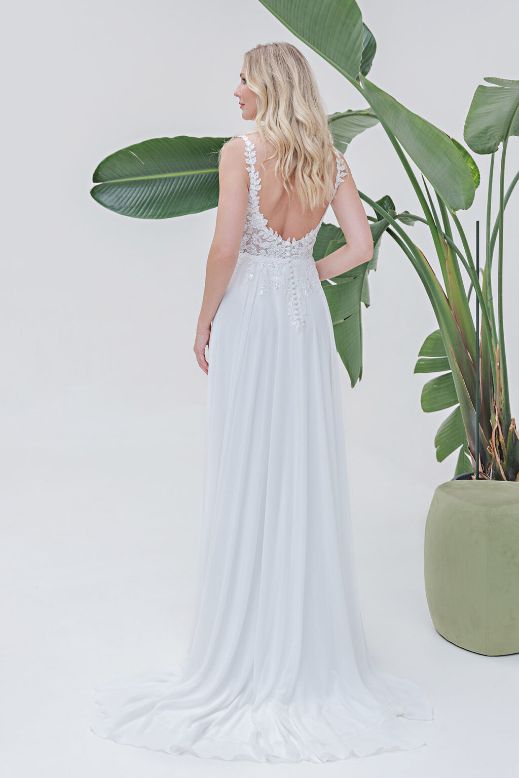 Amera Vera Light Kollektion 2025 Standesamtkleid ivory AL129 (3) Juno das Hochzeitshaus Brautmode Meinersen Wolfsburg Gifhorn