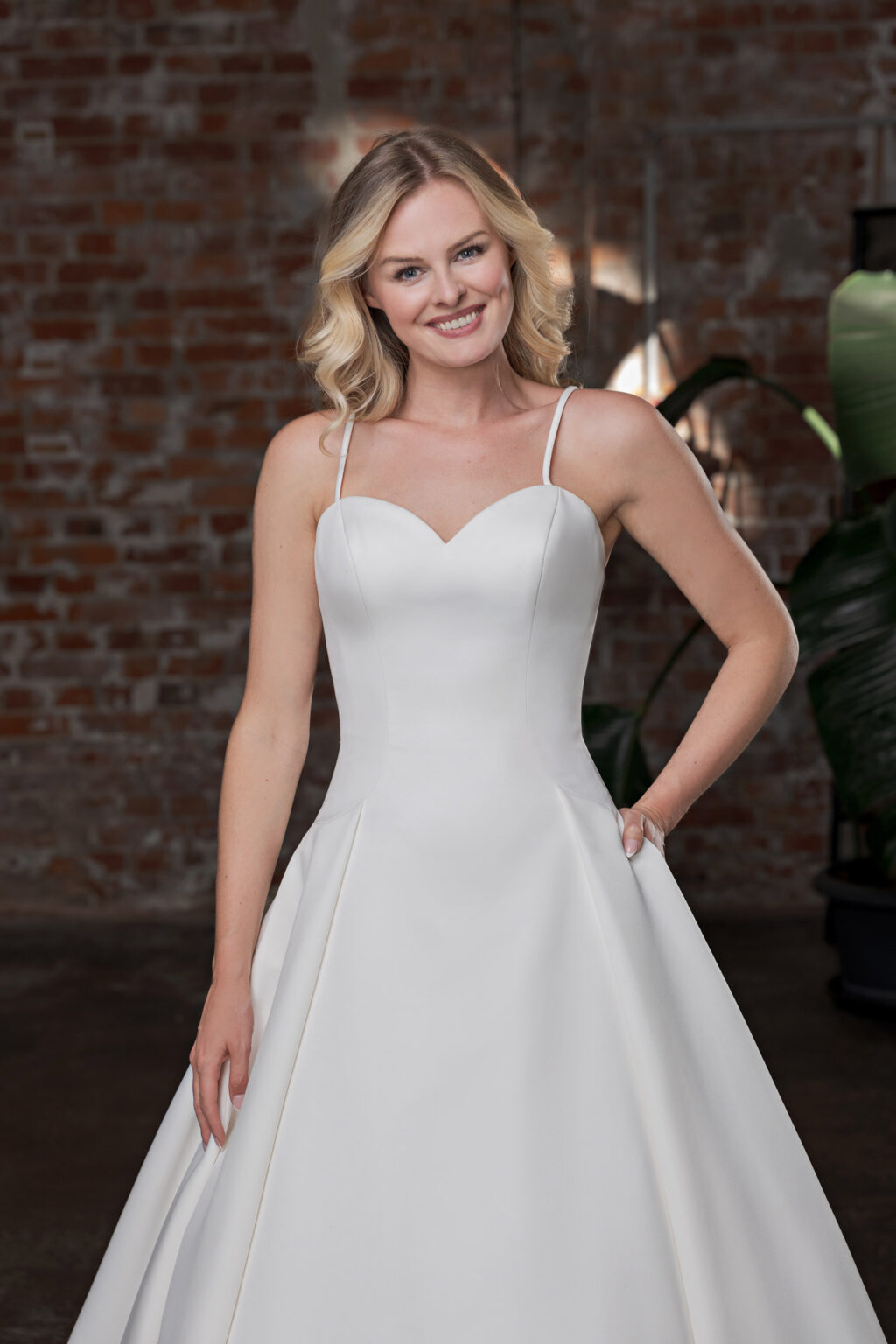 Duett 2025 ivory Hochzeitskleid DT373 2 Juno das Hochzeitshaus Hochzeitsmode Meinersen Wolfsburg Gifhor