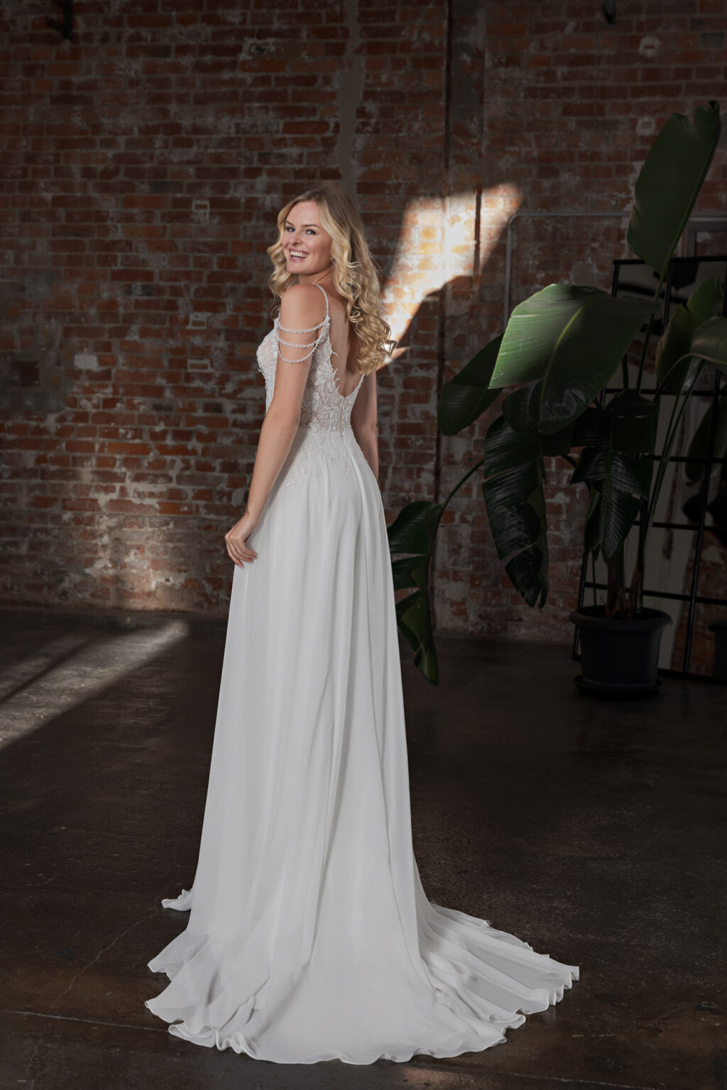 Duett 2025 ivory Hochzeitskleid DT701 3 Juno das Hochzeitshaus Hochzeitsmode Meinersen Wolfsburg Gifhor