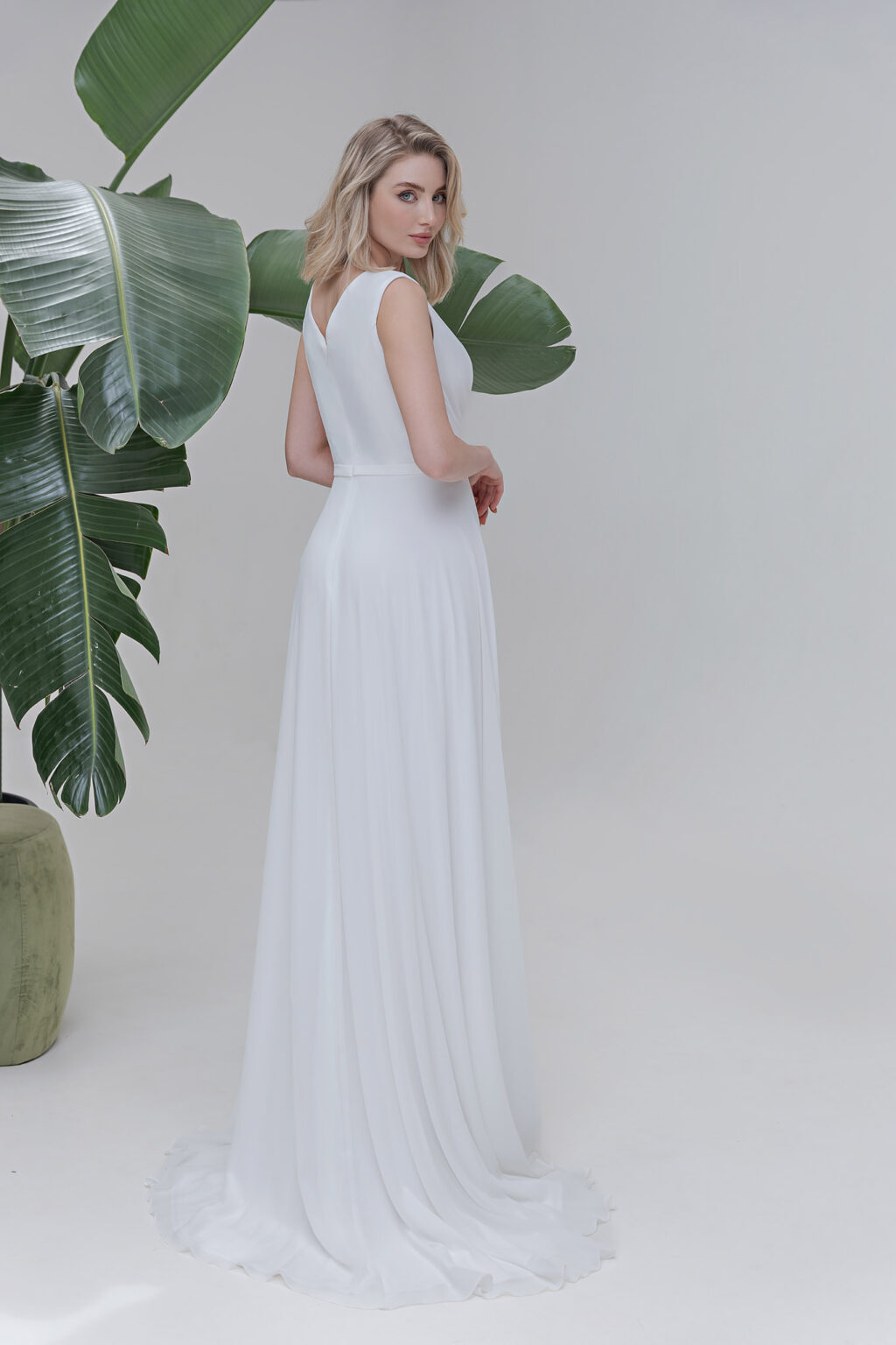 Fevronia Kollektion 2025 Standesamtkleid ivory AM129 (3) Juno das Hochzeitshaus Brautmode Meinersen Wolfsburg Gifhorn