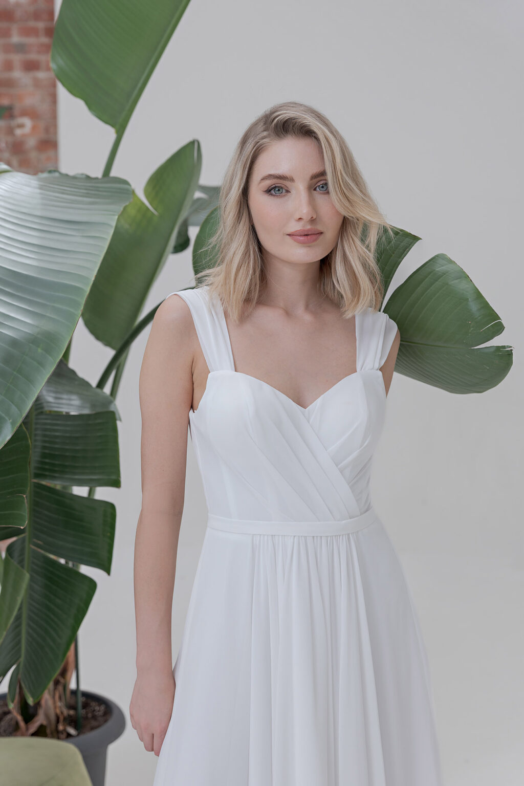 Fevronia Kollektion 2025 Standesamtkleid ivory AM130 (2) Juno das Hochzeitshaus Brautmode Meinersen Wolfsburg Gifhorn
