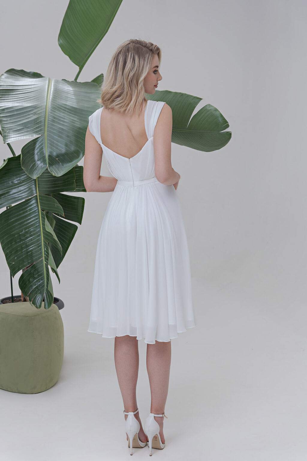 Fevronia Kollektion 2025 Standesamtkleid ivory AM130 (3) Juno das Hochzeitshaus Brautmode Meinersen Wolfsburg Gifhorn