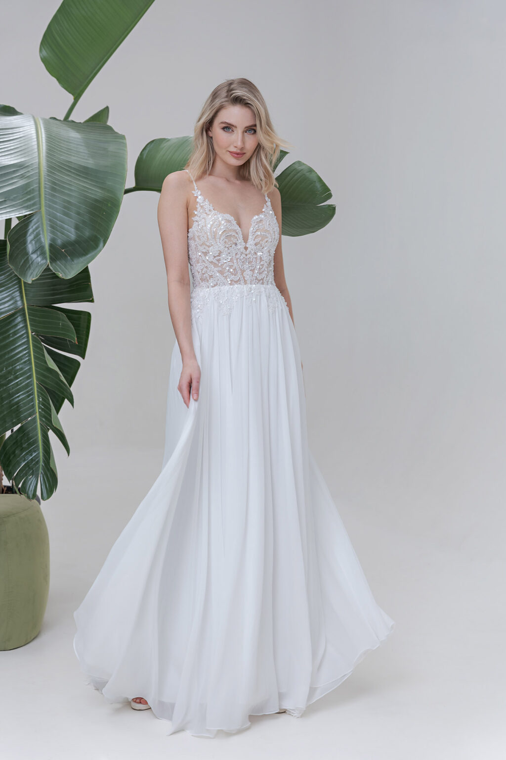 Fevronia Kollektion 2025 Standesamtkleid ivory AM135 (1) Juno das Hochzeitshaus Brautmode Meinersen Wolfsburg Gifhorn