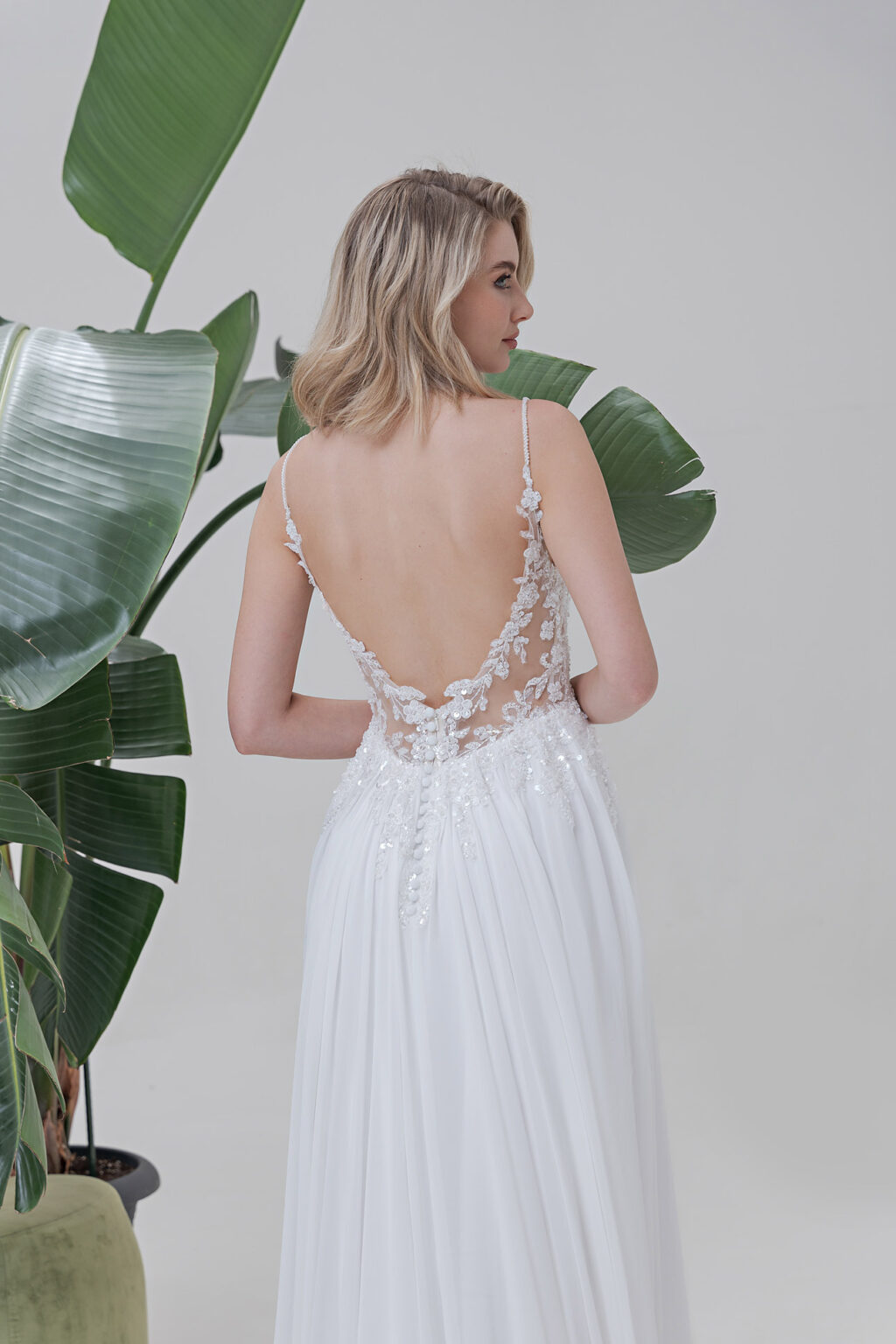 Fevronia Kollektion 2025 Standesamtkleid ivory AM135 (4) Juno das Hochzeitshaus Brautmode Meinersen Wolfsburg Gifhorn