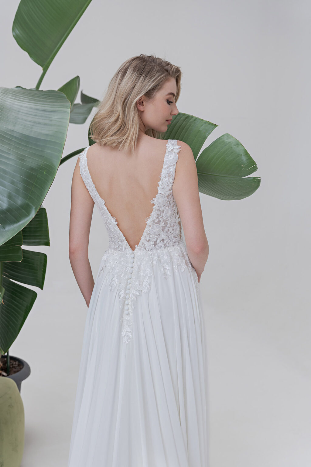 Fevronia Kollektion 2025 Standesamtkleid ivory AM136 (4) Juno das Hochzeitshaus Brautmode Meinersen Wolfsburg Gifhorn