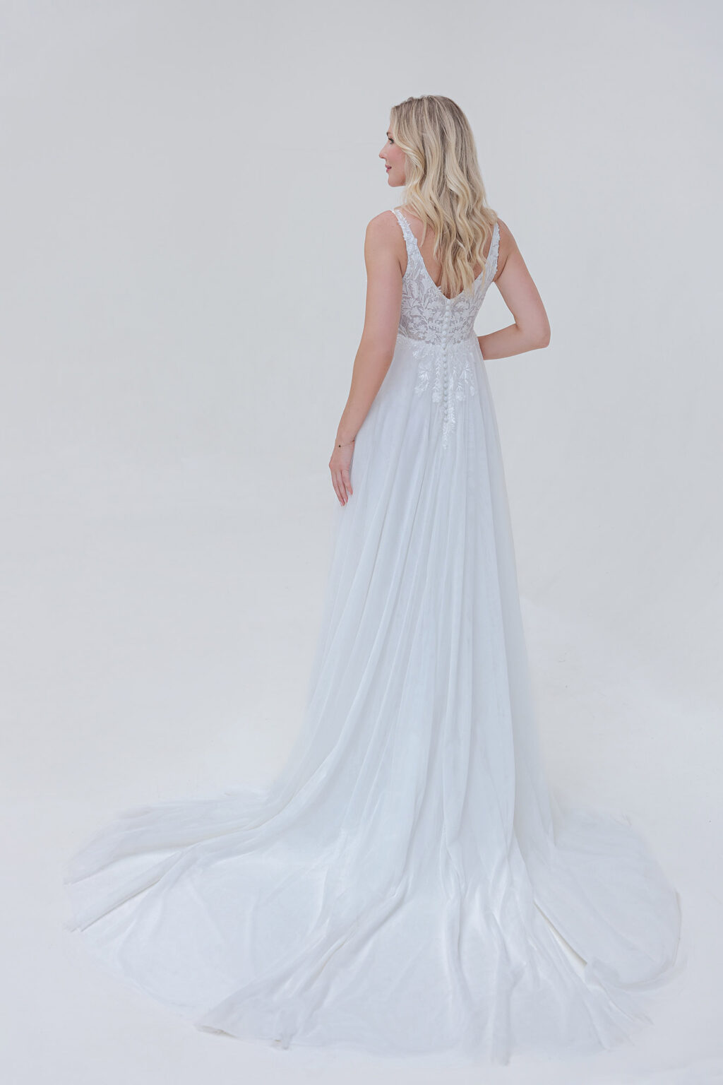 Mami Love Kollektion 2025 Umstandskleid Brautkleid BS516 (3) Juno das Hochzeitshaus Brautmode Meinersen Wolfsburg Gifhorn