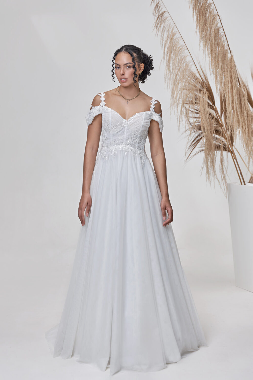 Lohrengel Light Kollektion 2025 Standesamtkleid LB325 5 Juno das Hochzeitshaus Hochzeitsmode Meinersen Wolfsburg Gifhorn