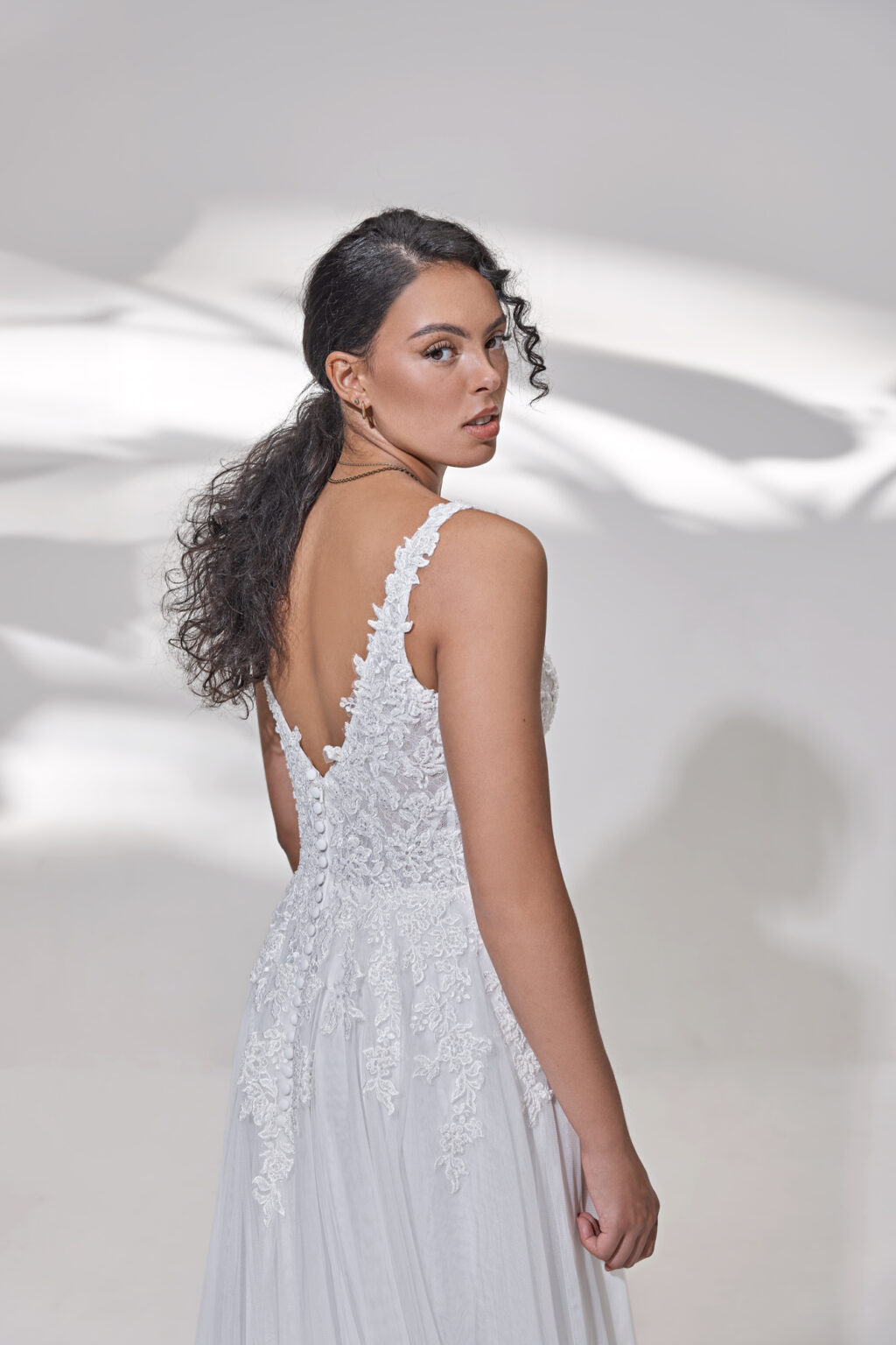Lohrengel Light Kollektion 2025 Standesamtkleid LB327 4 Juno das Hochzeitshaus Hochzeitsmode Meinersen Wolfsburg Gifhorn