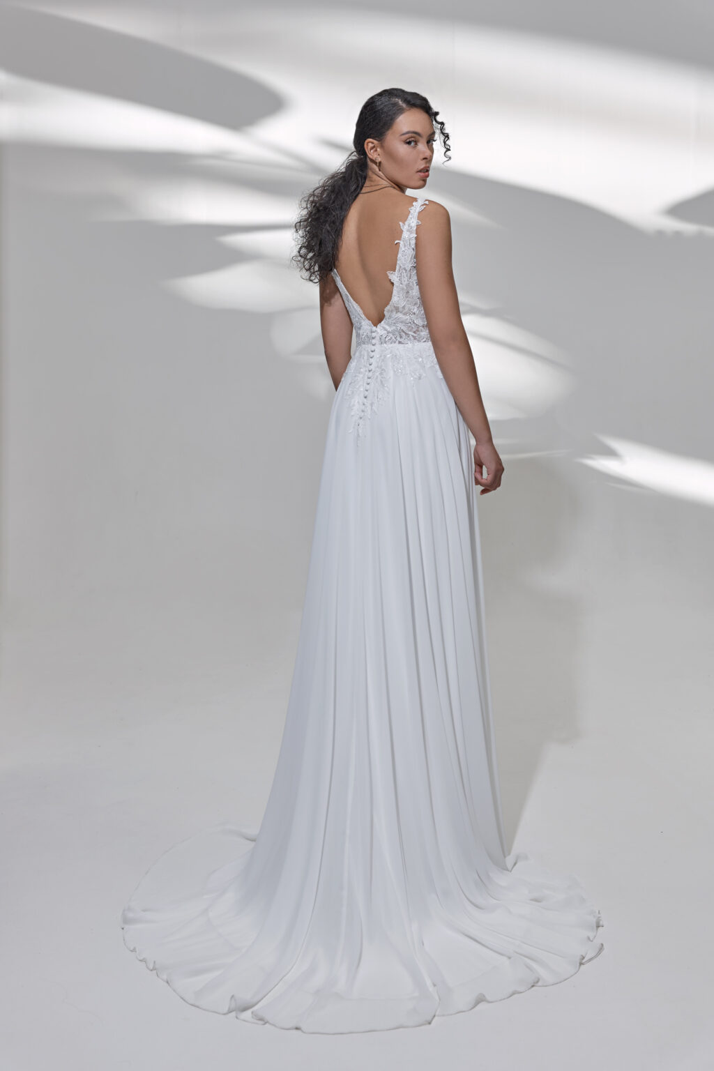 Lohrengel Light Kollektion 2025 Standesamtkleid LB331 3 Juno das Hochzeitshaus Hochzeitsmode Meinersen Wolfsburg Gifhorn