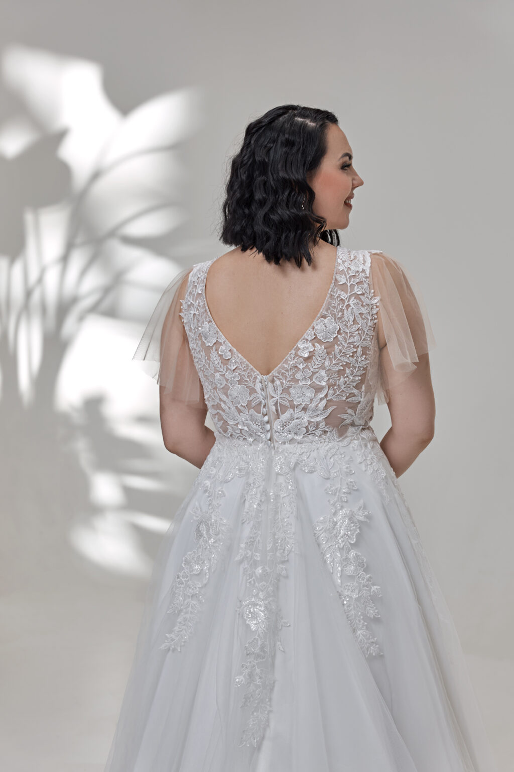 Molly Monroe by Lohrengel Kollektion 2025 Curvy Brautkleid LB504 4 Plus Size Brautkleid Juno das Hochzeitshaus Meinersen bei Braunschweig Wolfsburg