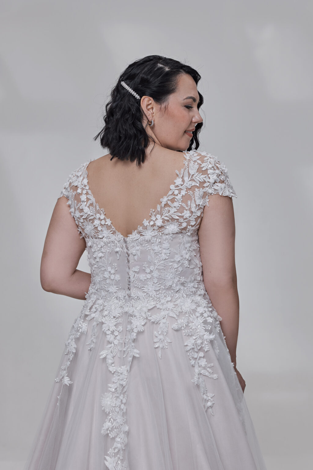 Molly Monroe by Lohrengel Kollektion 2025 Curvy Brautkleid LB508 4 Plus Size Brautkleid Juno das Hochzeitshaus Meinersen bei Braunschweig Wolfsburg