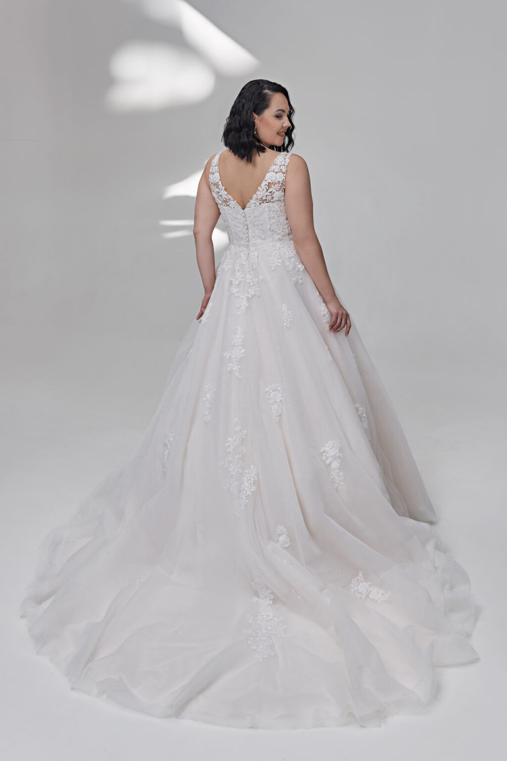 Molly Monroe by Lohrengel Kollektion 2025 Curvy Brautkleid LB512 3 Plus Size Brautkleid Juno das Hochzeitshaus Meinersen bei Braunschweig Wolfsburg