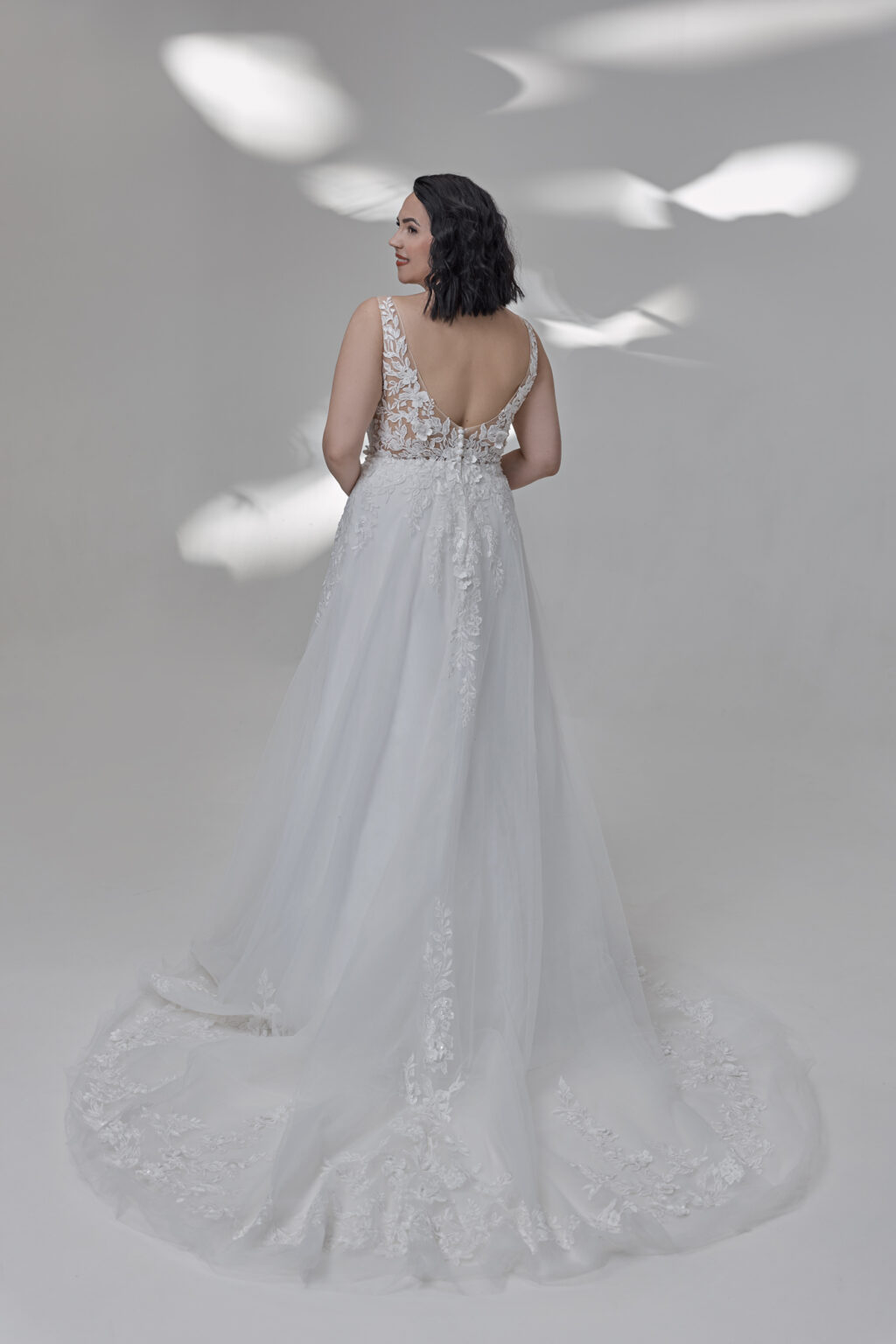 Molly Monroe by Lohrengel Kollektion 2025 Curvy Brautkleid LB514 3 Plus Size Brautkleid Juno das Hochzeitshaus Meinersen bei Braunschweig Wolfsburg
