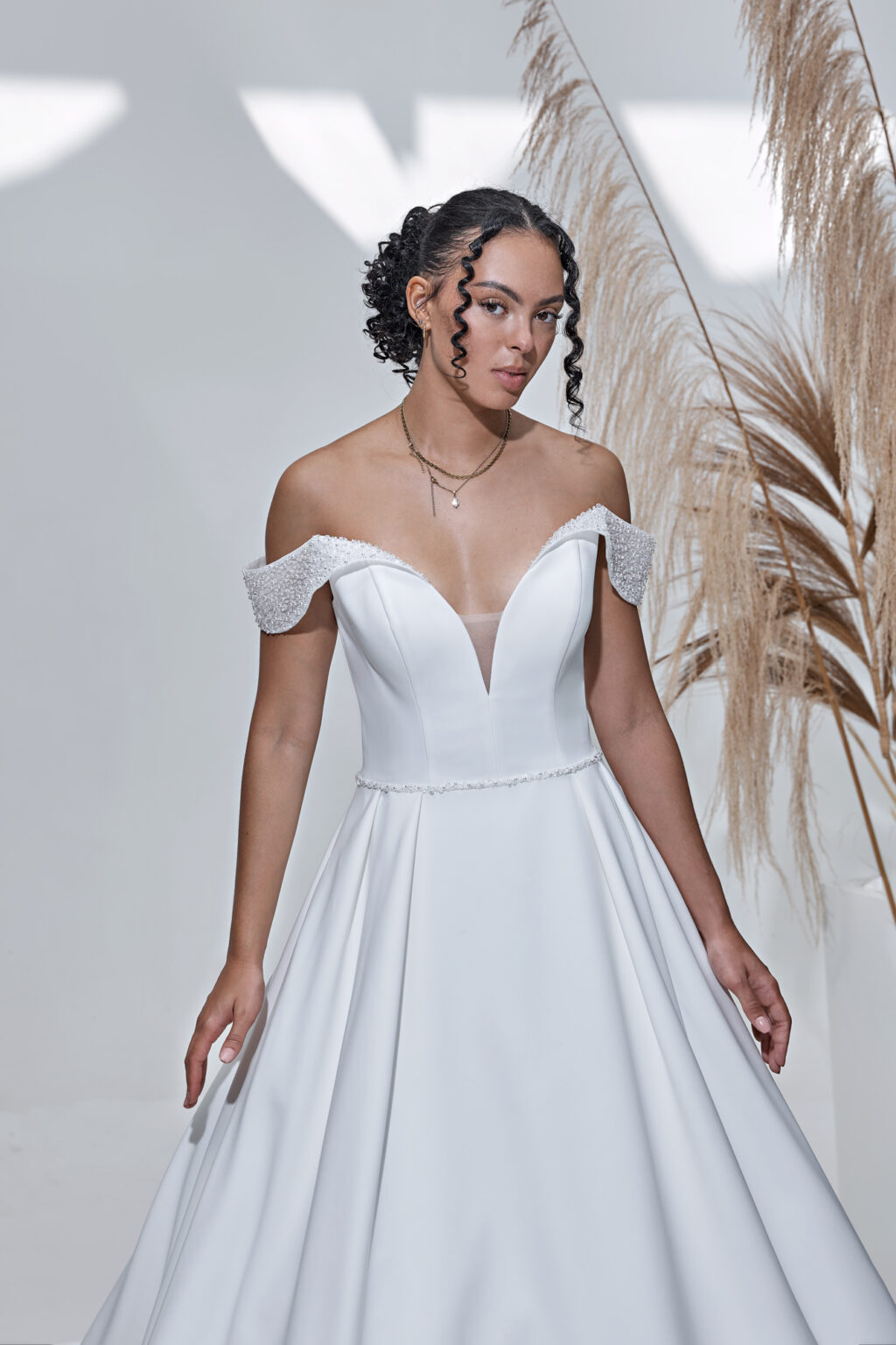 Molly Monroe by Lohrengel Kollektion 2025 Curvy Brautkleid LB520 2 Plus Size Brautkleid Juno das Hochzeitshaus Meinersen bei Braunschweig Wolfsburg