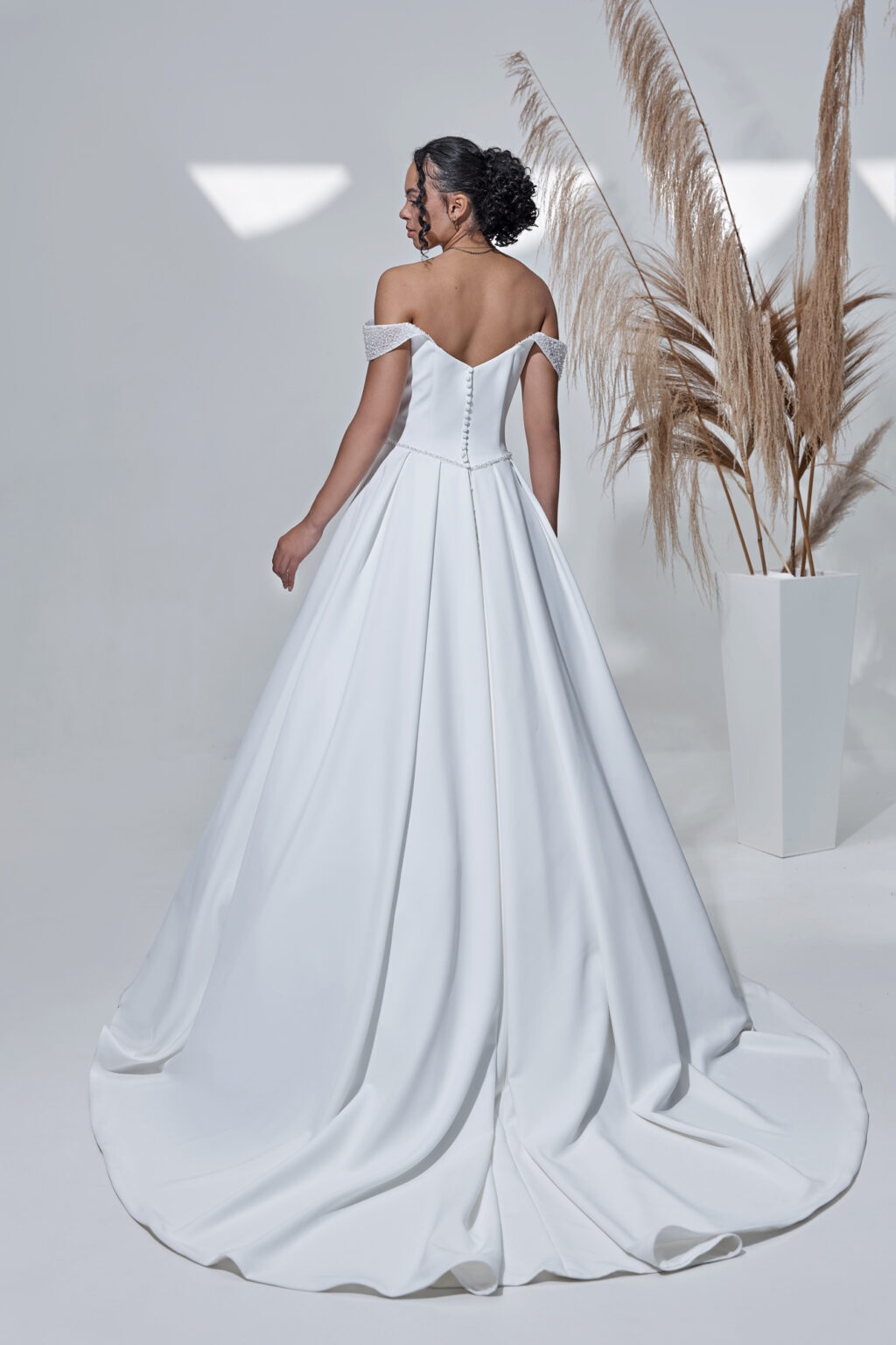 Molly Monroe by Lohrengel Kollektion 2025 Curvy Brautkleid LB520 3 Plus Size Brautkleid Juno das Hochzeitshaus Meinersen bei Braunschweig Wolfsburg
