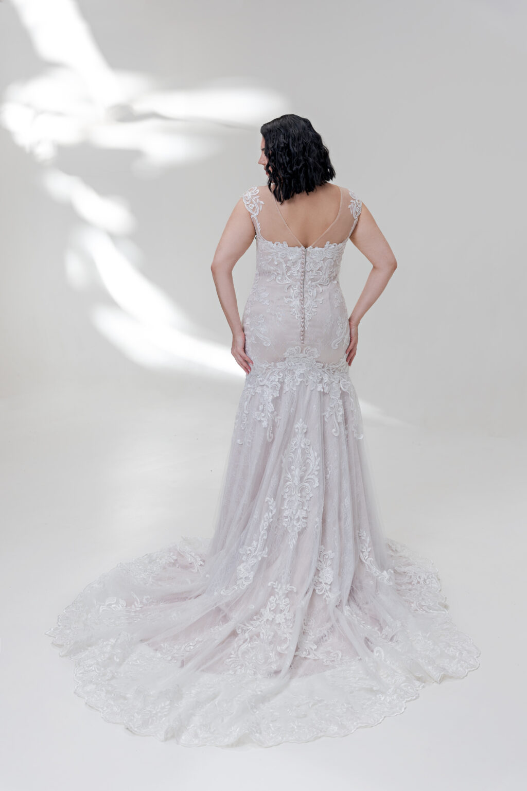 Molly Monroe by Lohrengel Kollektion 2025 Curvy Brautkleid LB524 3 Plus Size Brautkleid Juno das Hochzeitshaus Meinersen bei Braunschweig Wolfsburg