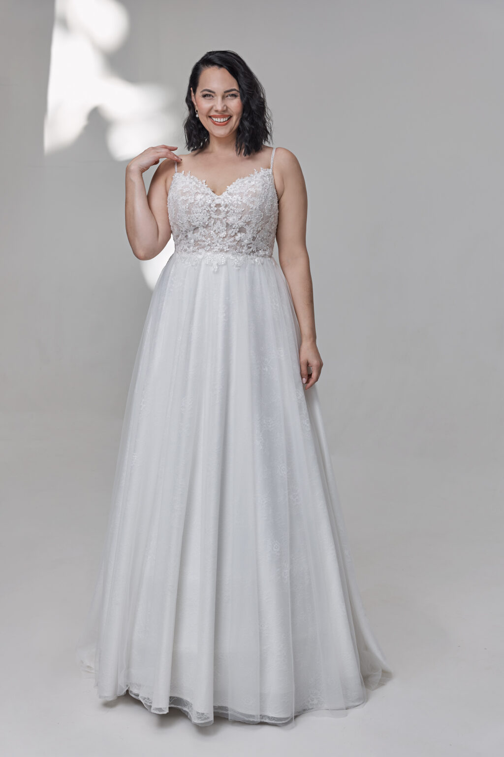 Molly Monroe by Lohrengel Kollektion 2025 Curvy Brautkleid LB526 7 Plus Size Brautkleid Juno das Hochzeitshaus Meinersen bei Braunschweig Wolfsburg