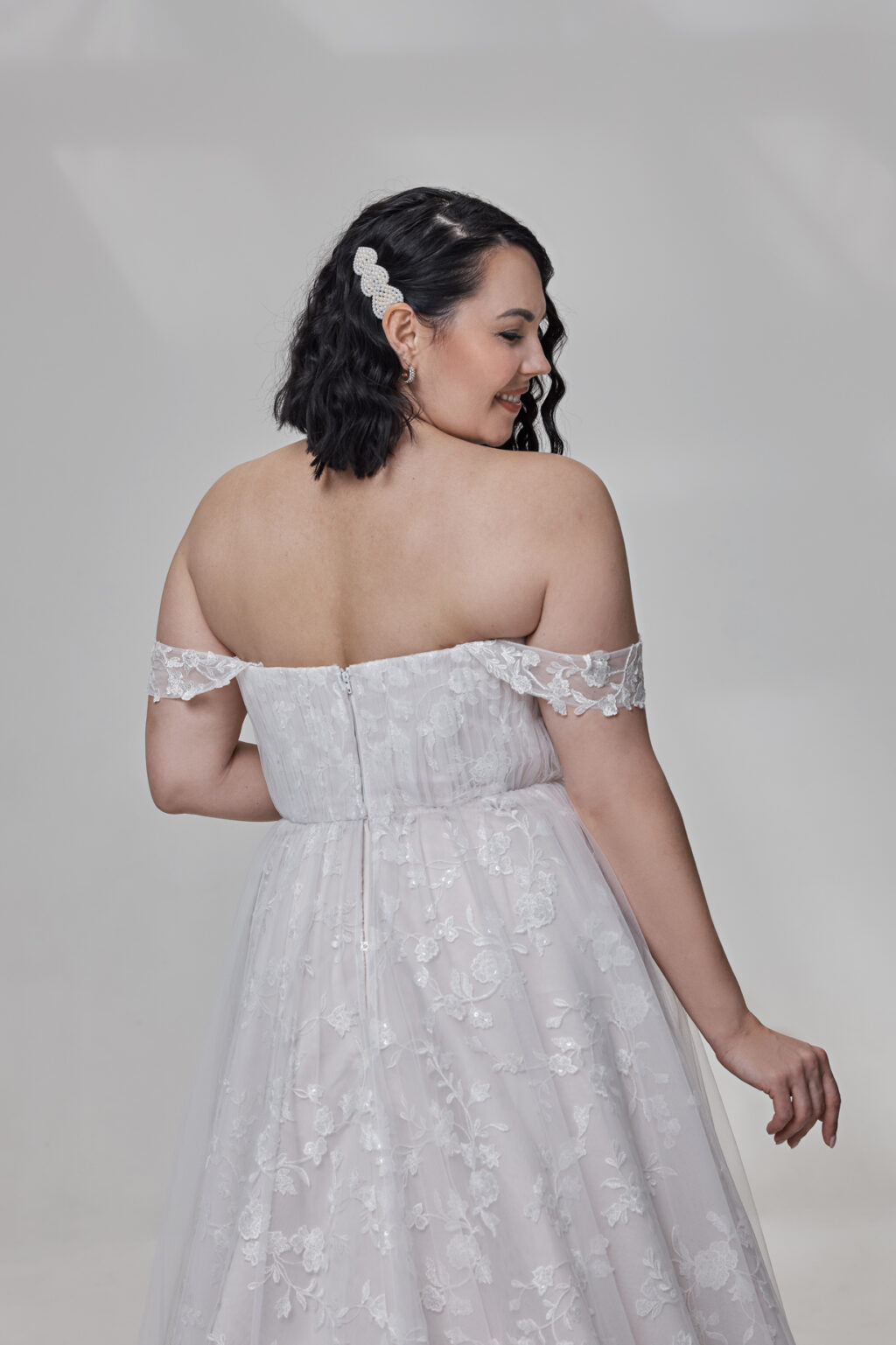 Molly Monroe by Lohrengel Kollektion 2025 Curvy Brautkleid LB527 4 Plus Size Brautkleid Juno das Hochzeitshaus Meinersen bei Braunschweig Wolfsburg