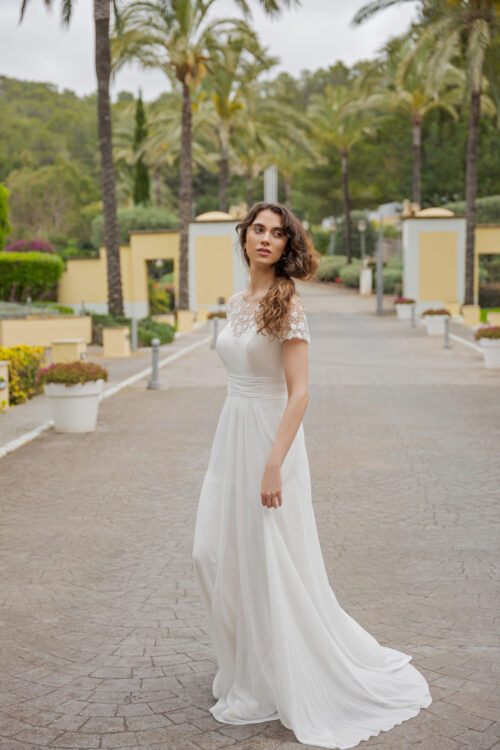 Fevronia Kollektion 2026 ivory Standesamtkleid AM143 (1) Juno das Hochzeitshaus Meinersen Gifhorn